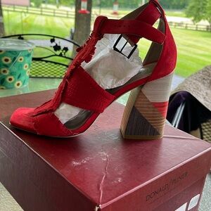 Donald Pliner  high heel Billie red suede
